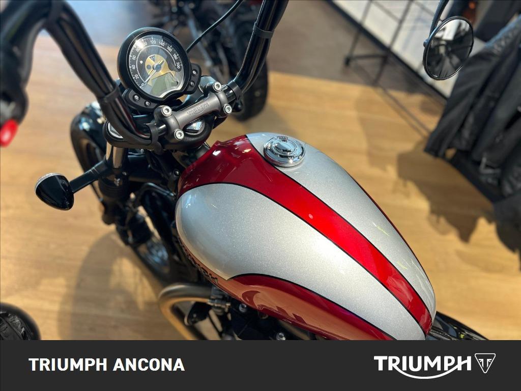 TRIUMPH Bonneville 1200 Bobber E4