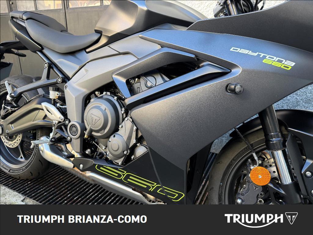 TRIUMPH Daytona 660 Abs #4