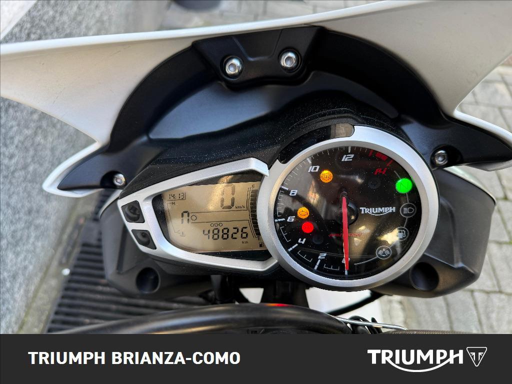TRIUMPH Street Triple 675 