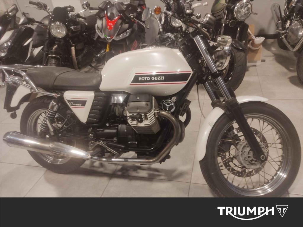 MOTO GUZZI V7 750 Classic #1