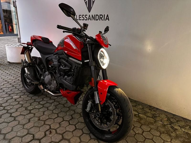 DUCATI Monster 937 plus Red