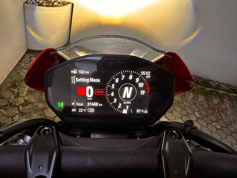 DUCATI Monster 937 plus Red