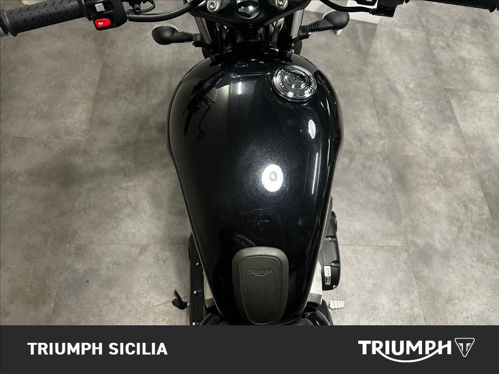 TRIUMPH Street Twin 900 