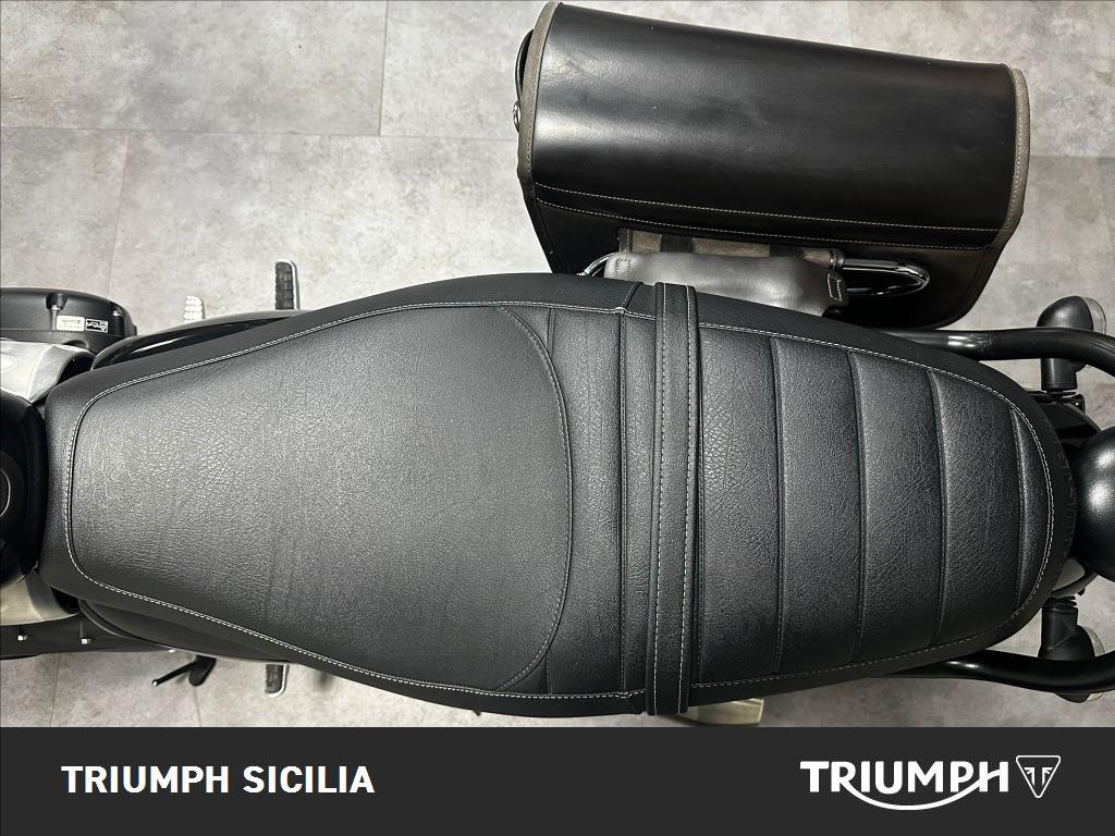 TRIUMPH Street Twin 900 