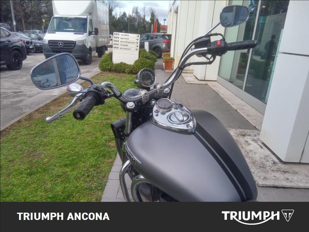 TRIUMPH Speedmaster 865 