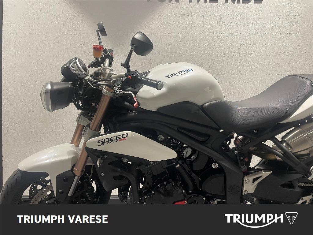 TRIUMPH Speed Triple 1050 