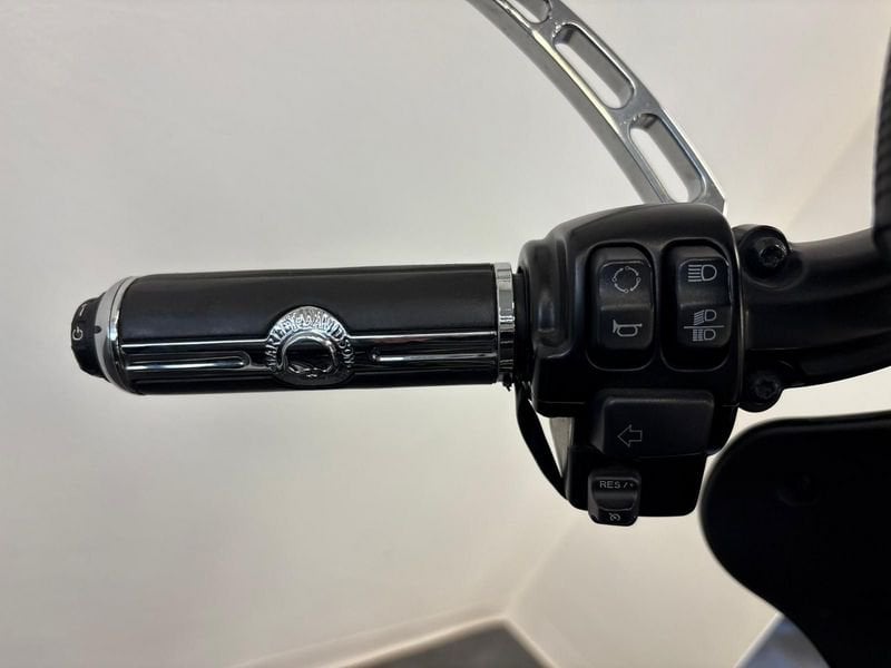 HARLEY DAVIDSON Sport Glide 107 1745 