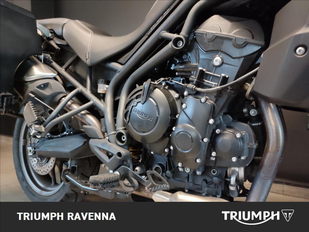 TRIUMPH Tiger 800 