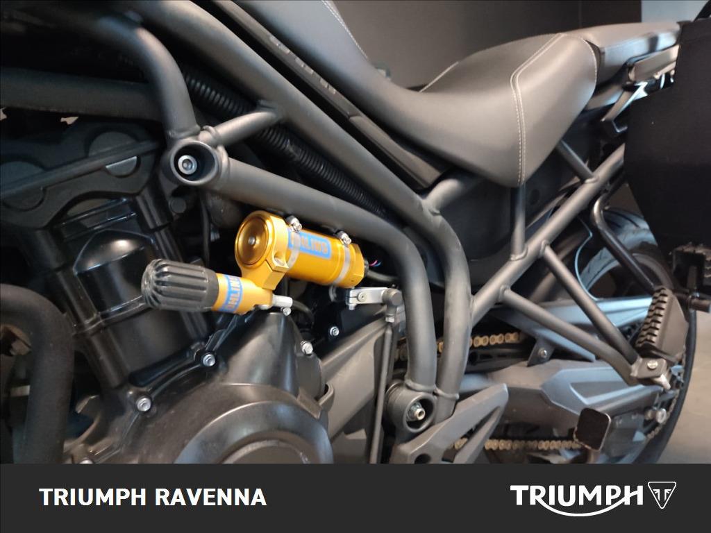 TRIUMPH Tiger 800 