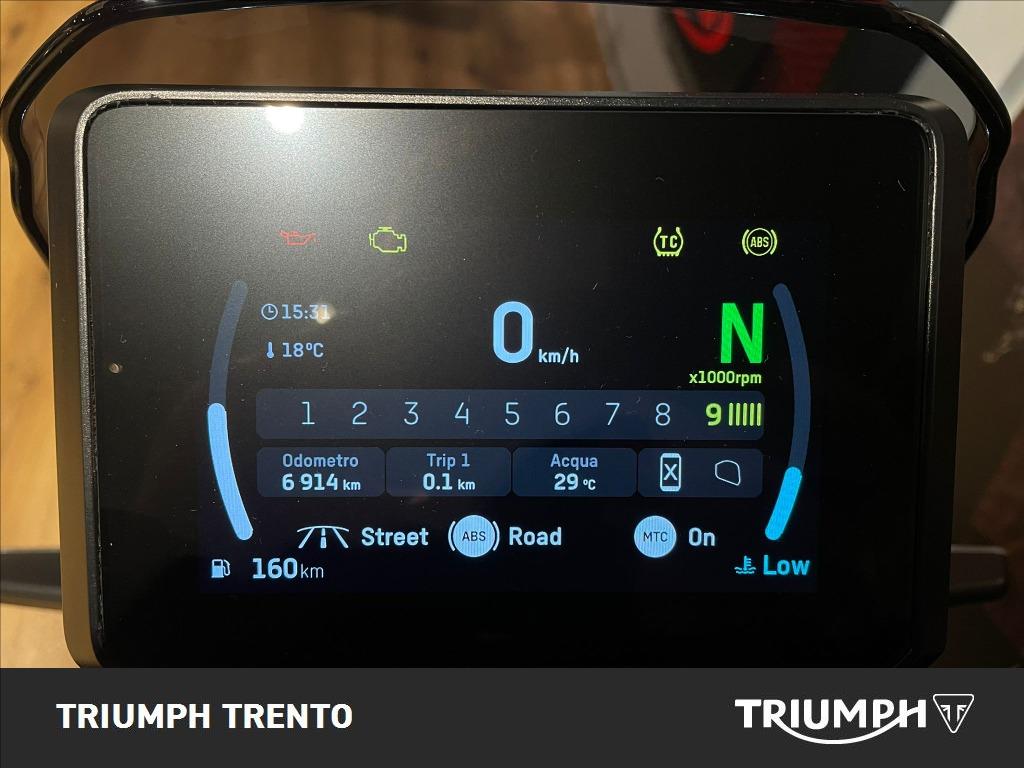 HUSQVARNA Svartpilen 801 