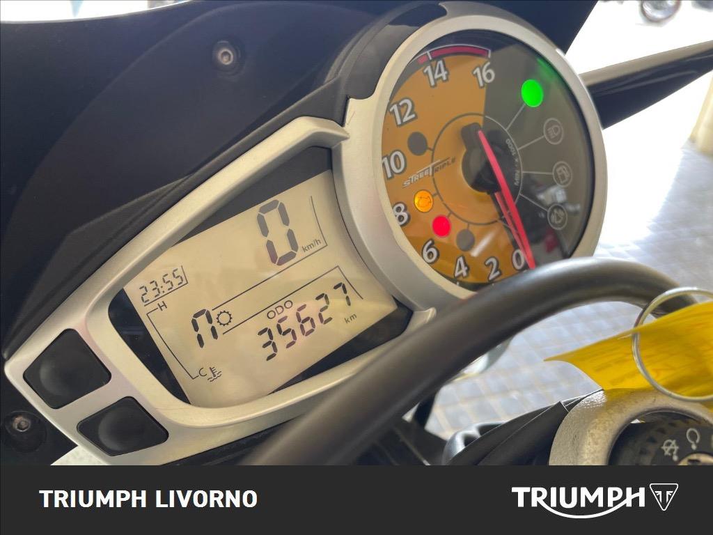 TRIUMPH Street Triple 675 