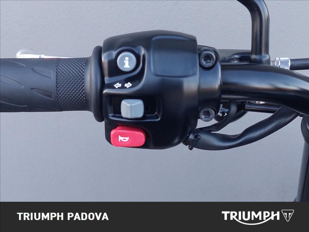 TRIUMPH Bonneville 900 T100 Black