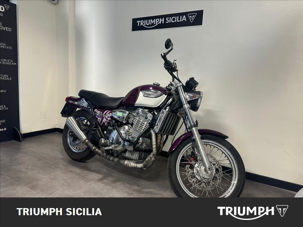 TRIUMPH Adventurer 900 