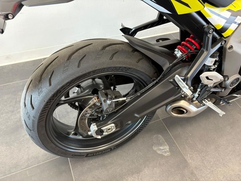 TRIUMPH Daytona 660 Dayotna 660