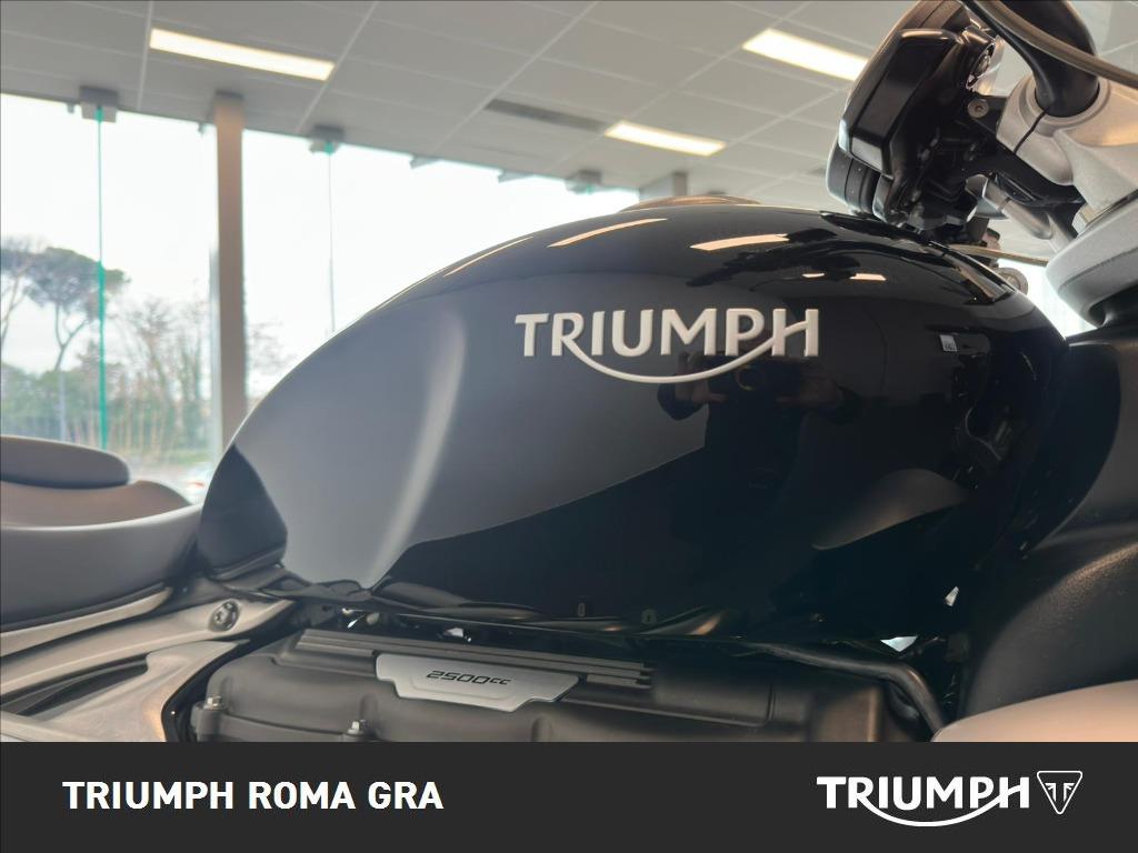 TRIUMPH Rocket III 2500 R #8