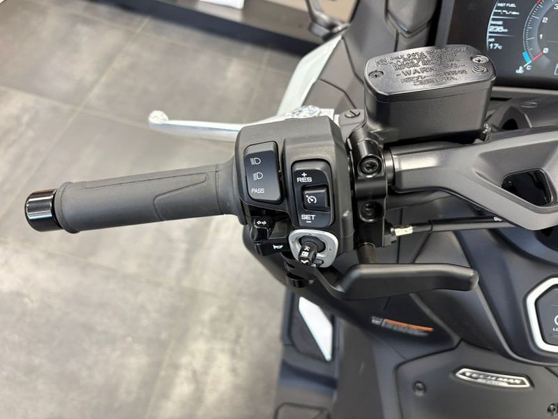 YAMAHA T-Max 560 Tech Abs #5