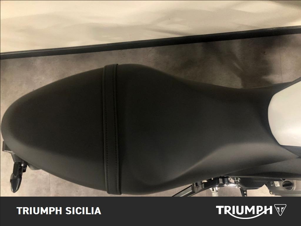 TRIUMPH Trident 660 Triple Tribute Abs