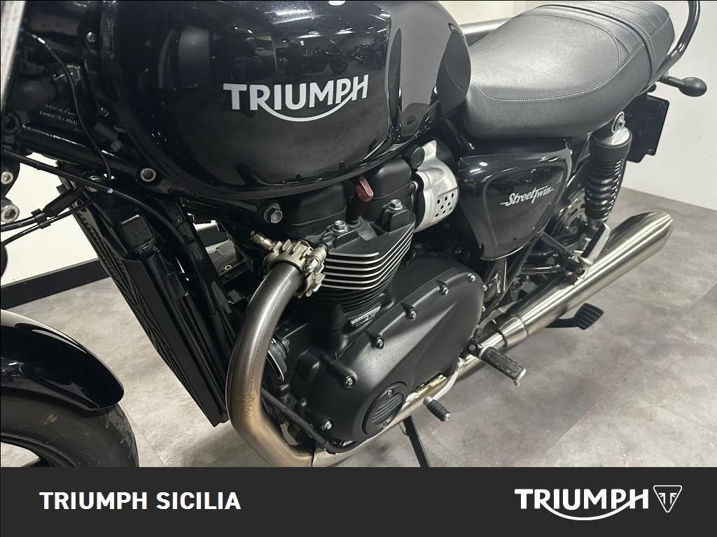 TRIUMPH Street Twin 900 