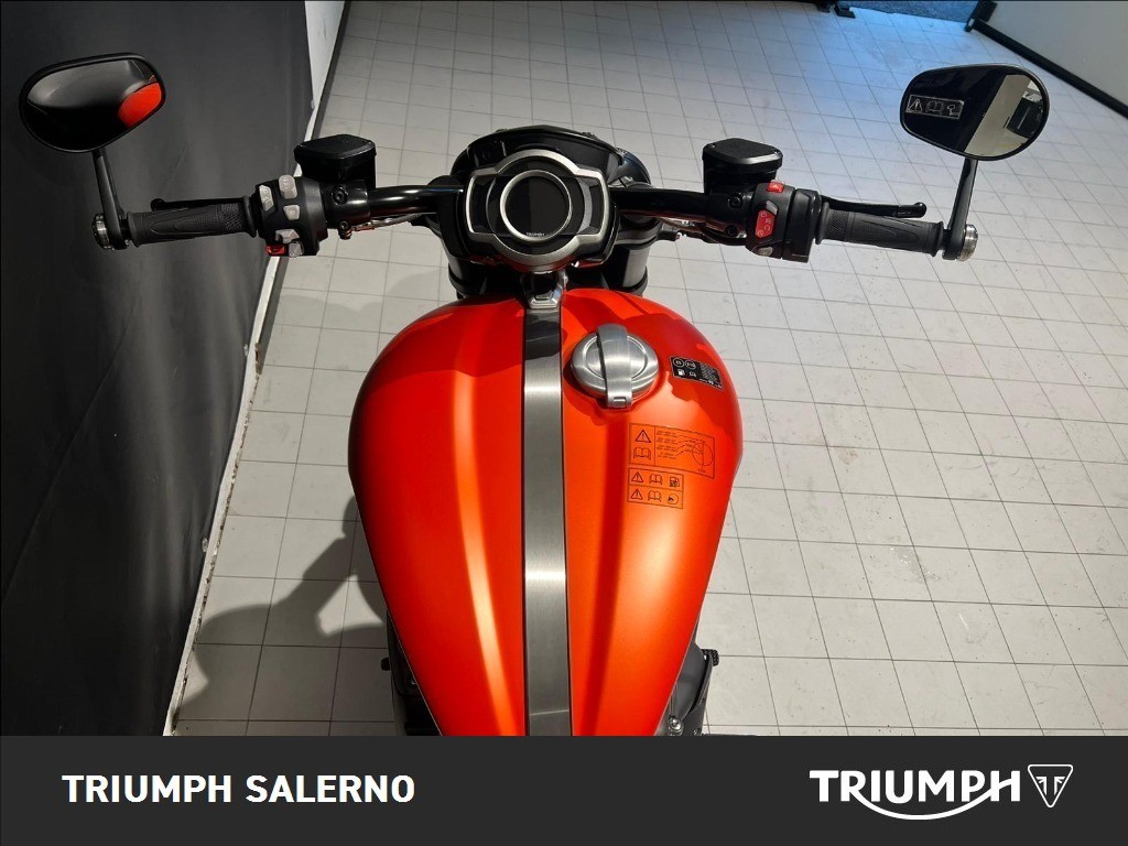 TRIUMPH Rocket III 2500 Storm R