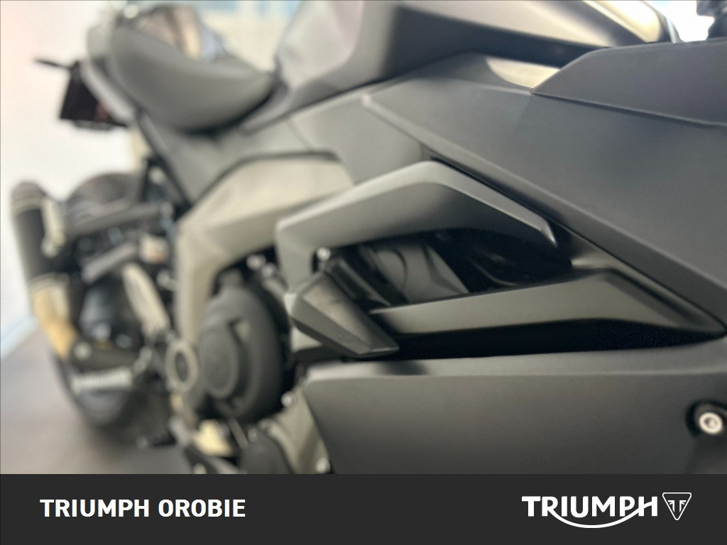 TRIUMPH Daytona 660 dep.A2 Abs