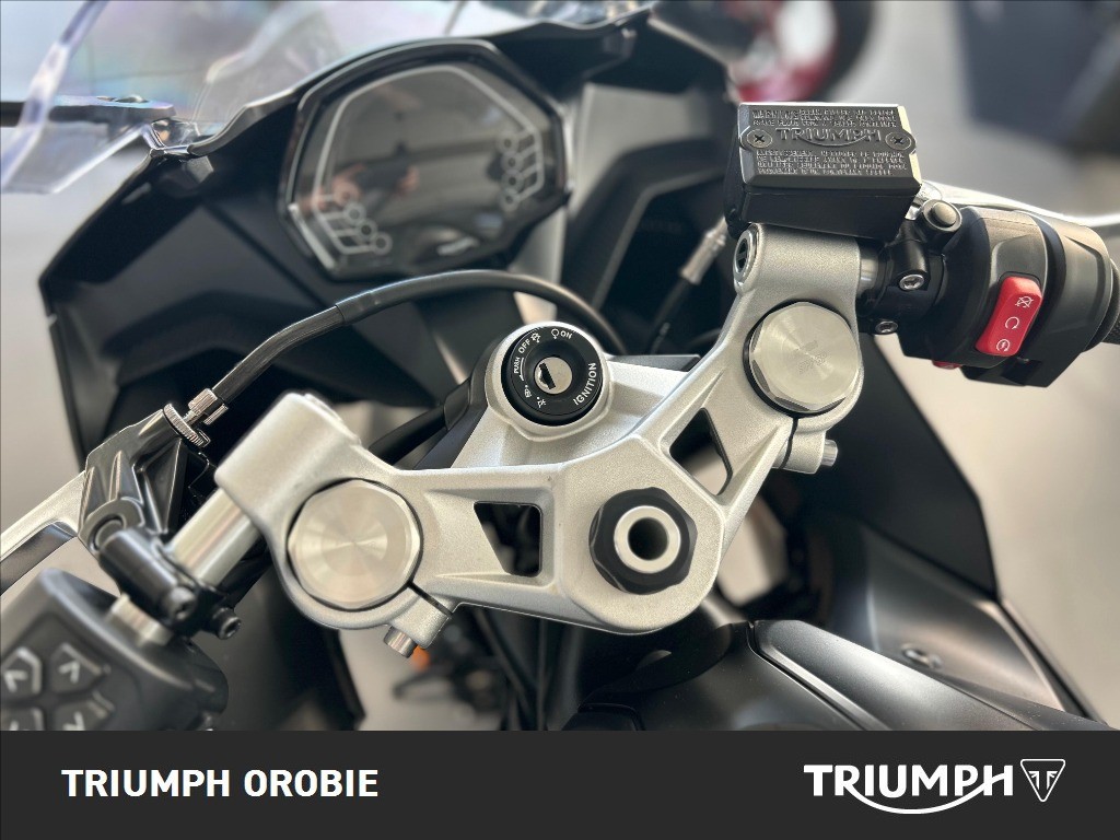 TRIUMPH Daytona 660 Abs #5