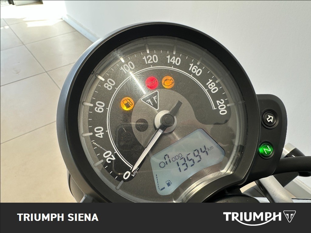 TRIUMPH Street Scrambler 900 