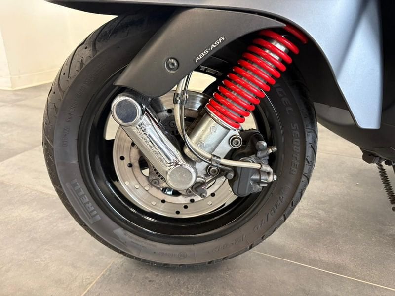 VESPA Vespa GTS 300 hpe Super Abs