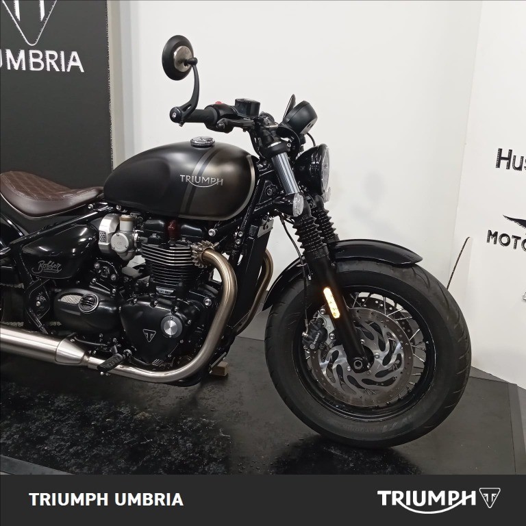 TRIUMPH Bonneville 1200 Bobber Jet Black/Ash Gray E5