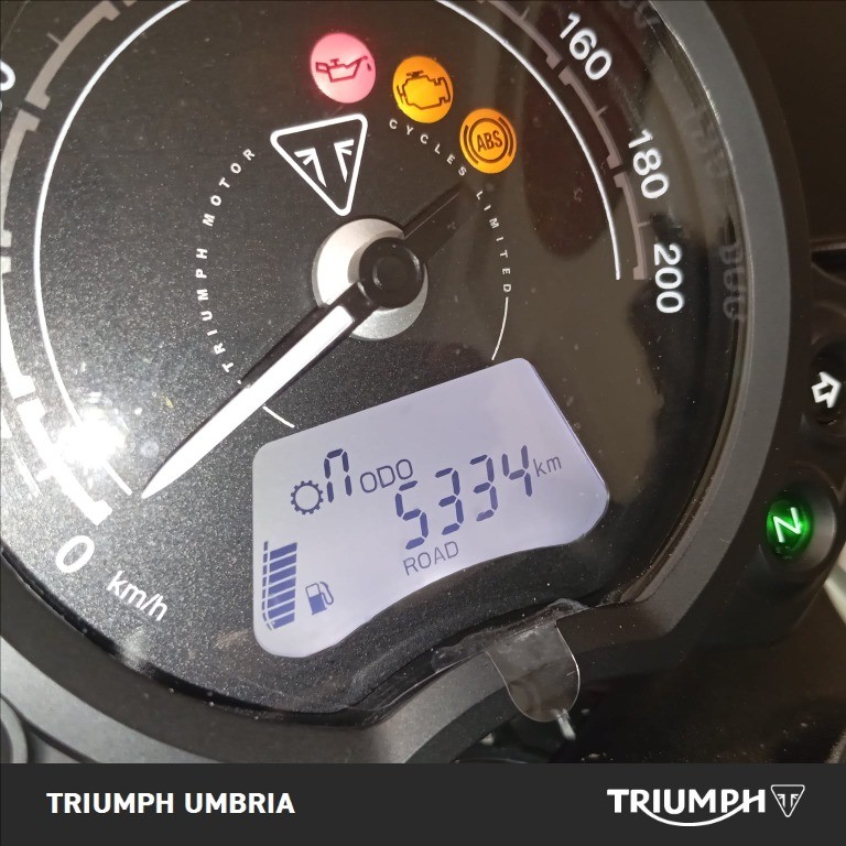 TRIUMPH Bonneville 1200 Bobber Jet Black/Ash Gray E5