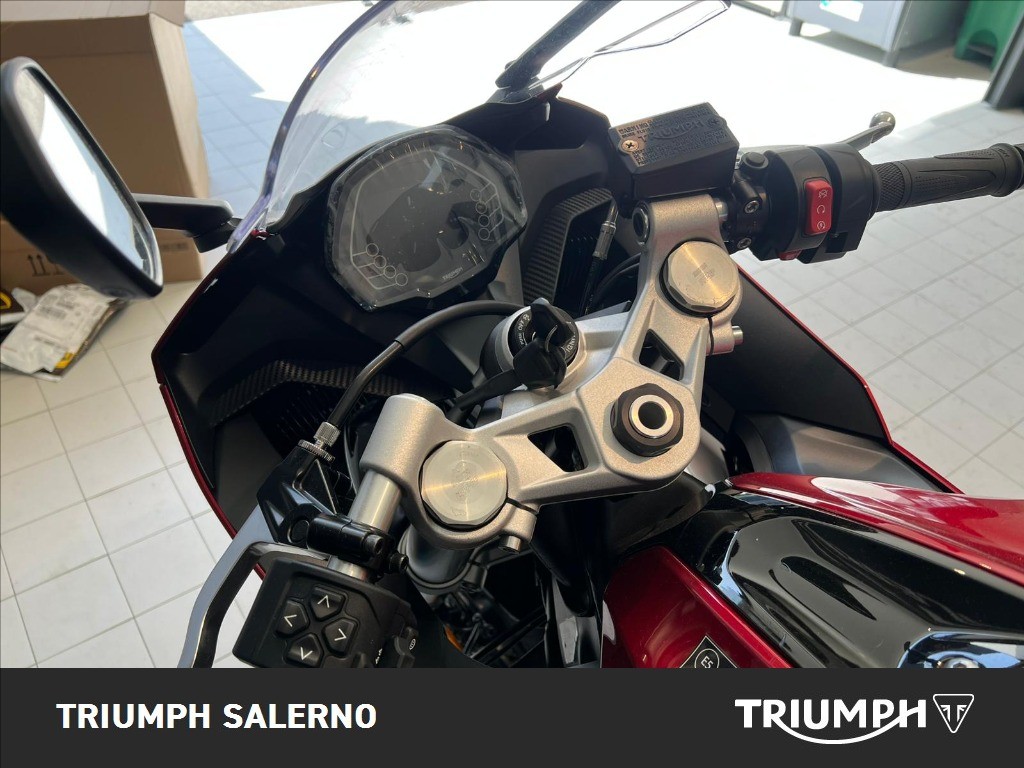 TRIUMPH Daytona 660 Abs