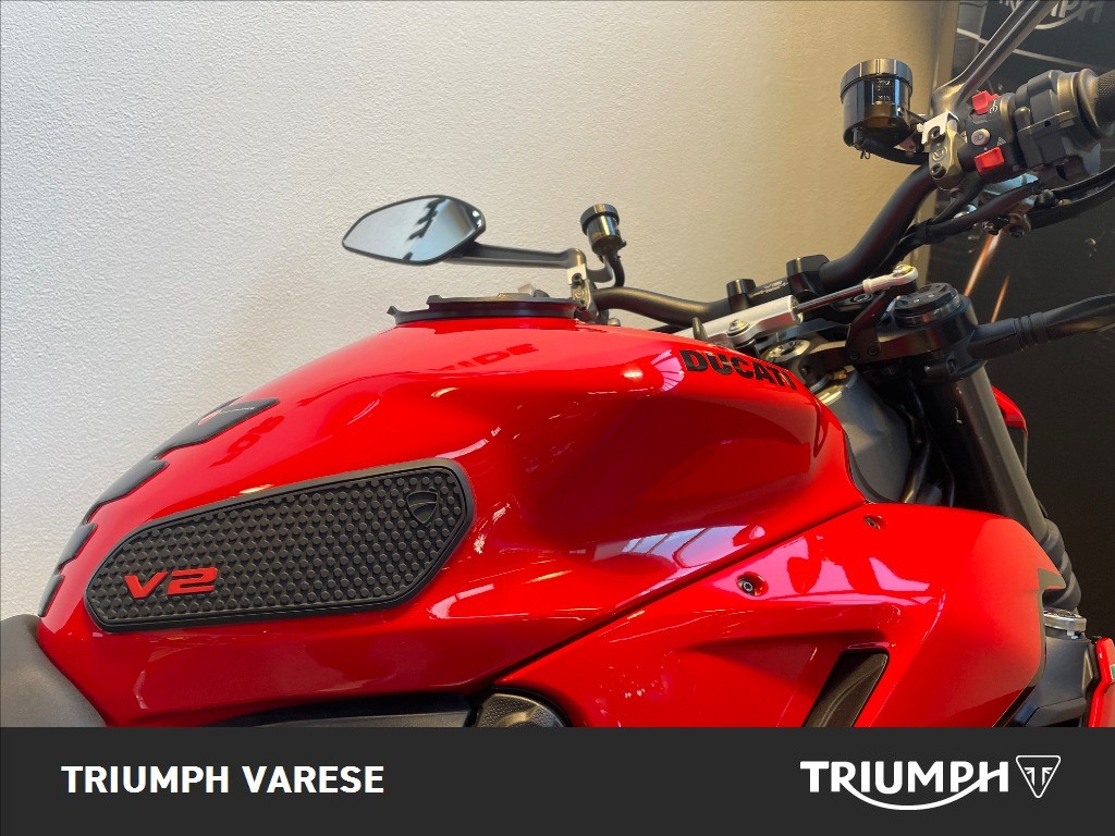 DUCATI Streetfighter V2 955 Red