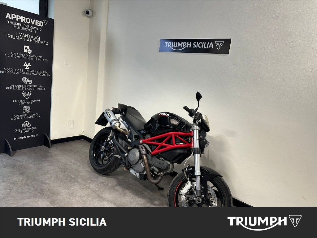 DUCATI Monster 796 