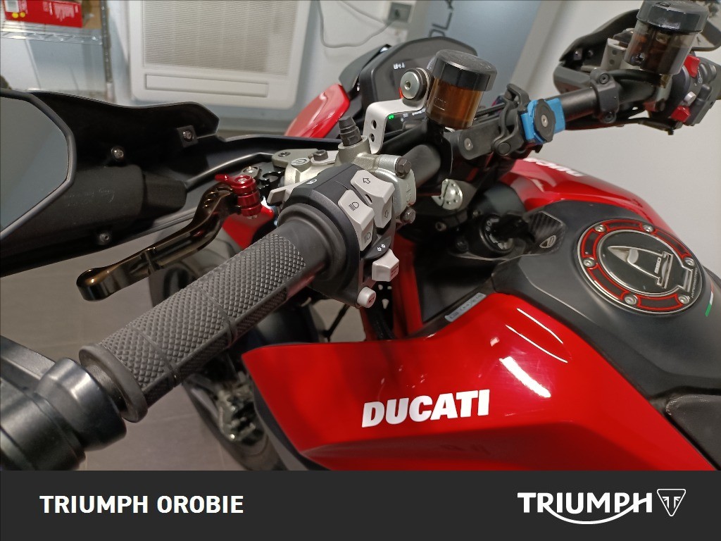 DUCATI Hypermotard 950 Red