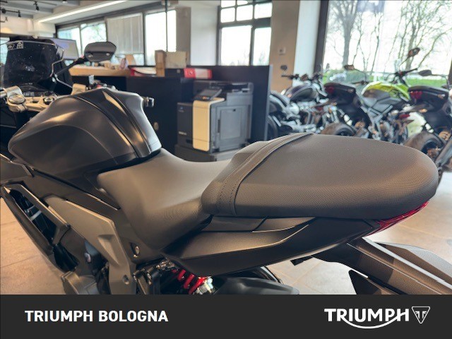 TRIUMPH Daytona 660 Abs