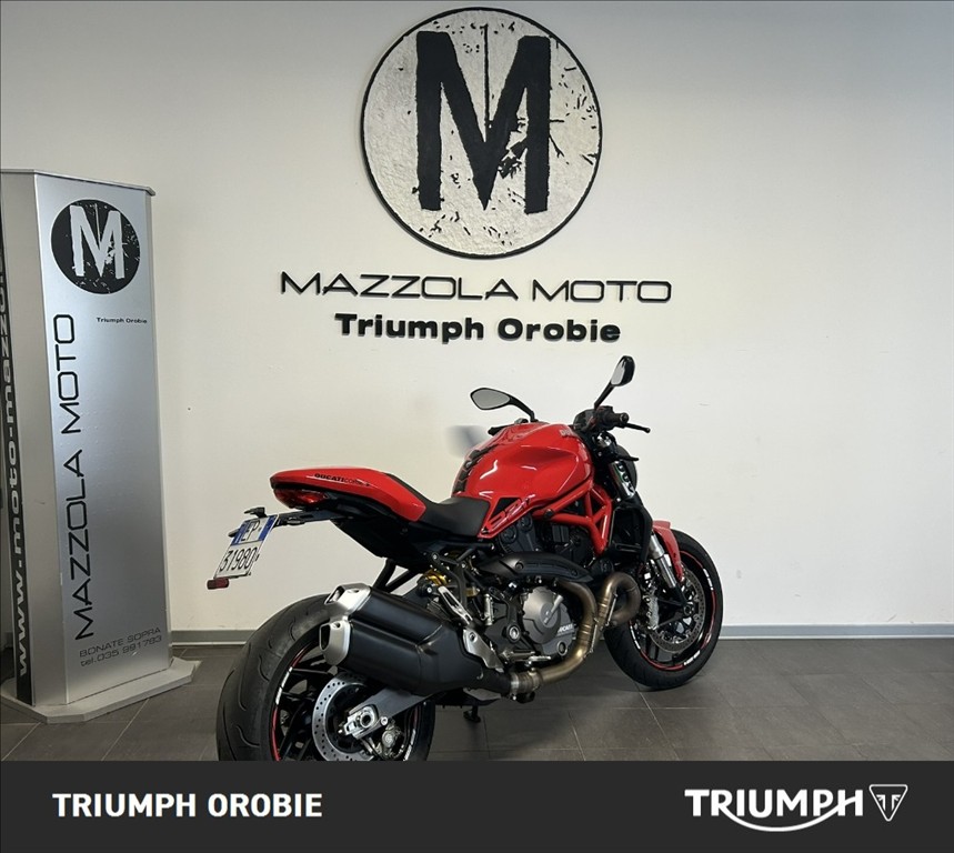DUCATI Monster 821 Red