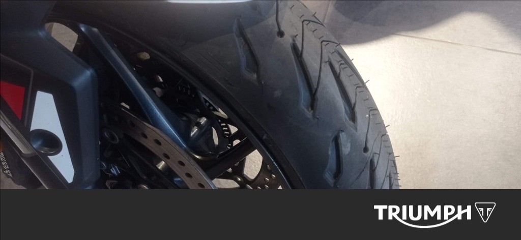 TRIUMPH Street Triple 765 R