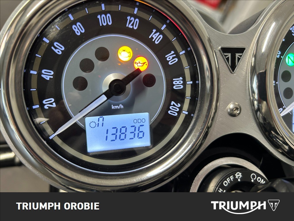TRIUMPH Bonneville 900 T100 E5