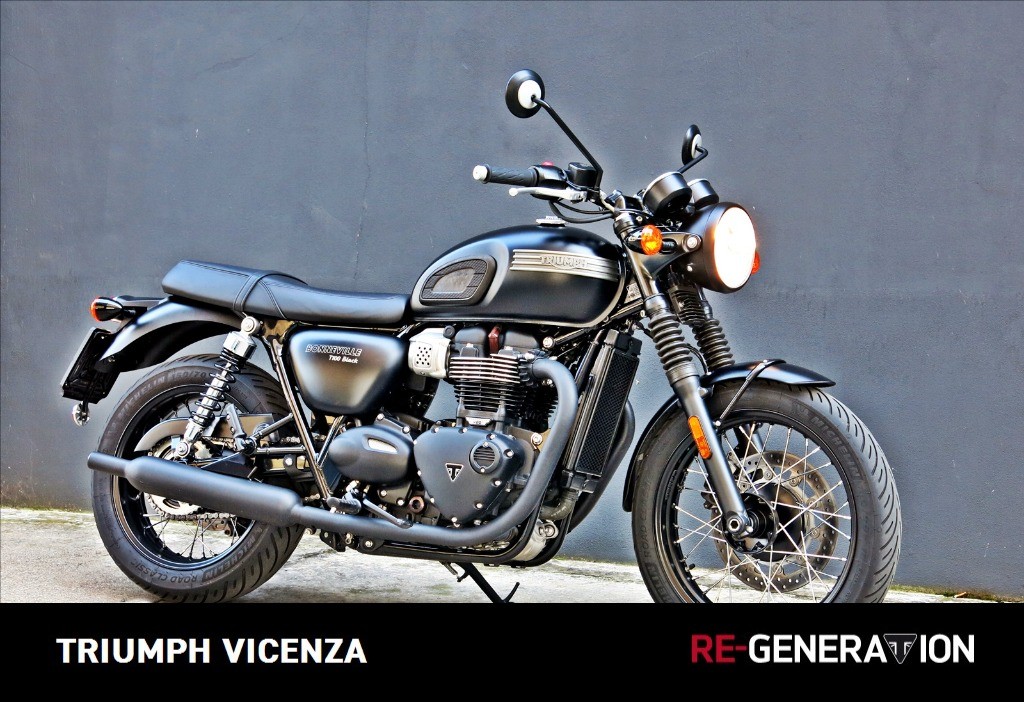 TRIUMPH Bonneville 900 T100 Black
