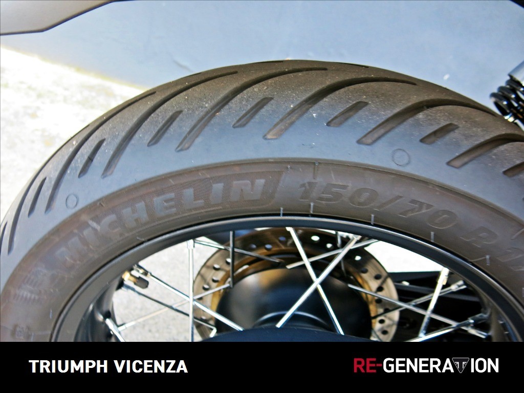 TRIUMPH Bonneville 900 T100 Black