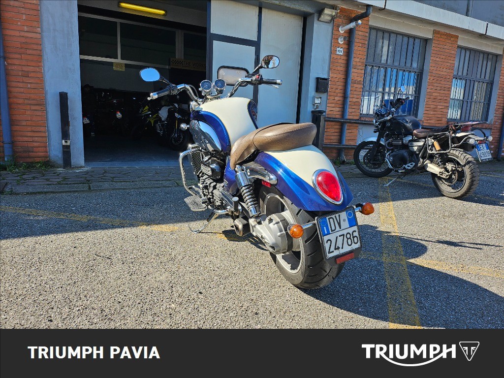 TRIUMPH Rocket III 2300 Classic