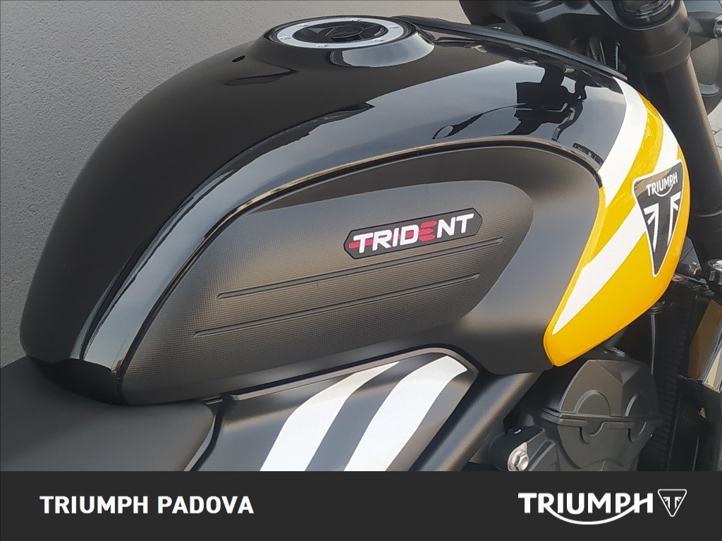 TRIUMPH Trident 660 Cosmic Yellow / Sapphire Black Abs