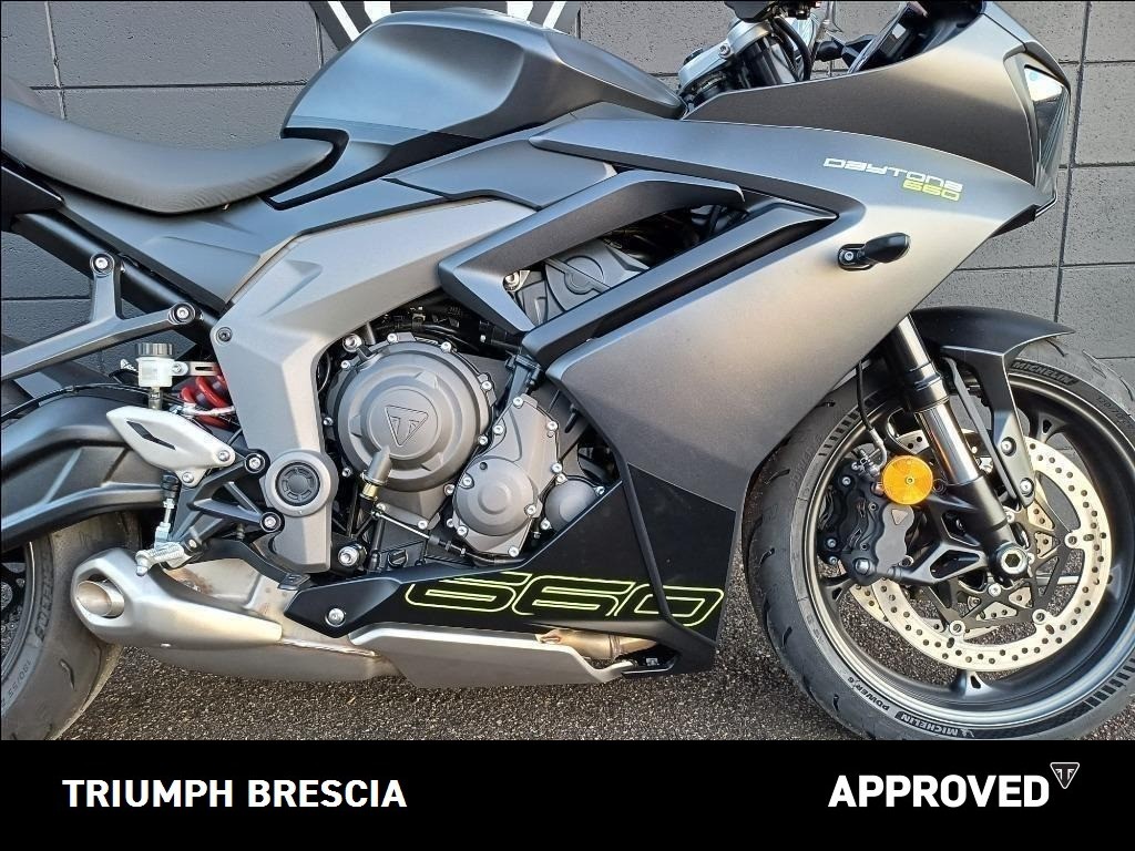 TRIUMPH Daytona 660 Abs