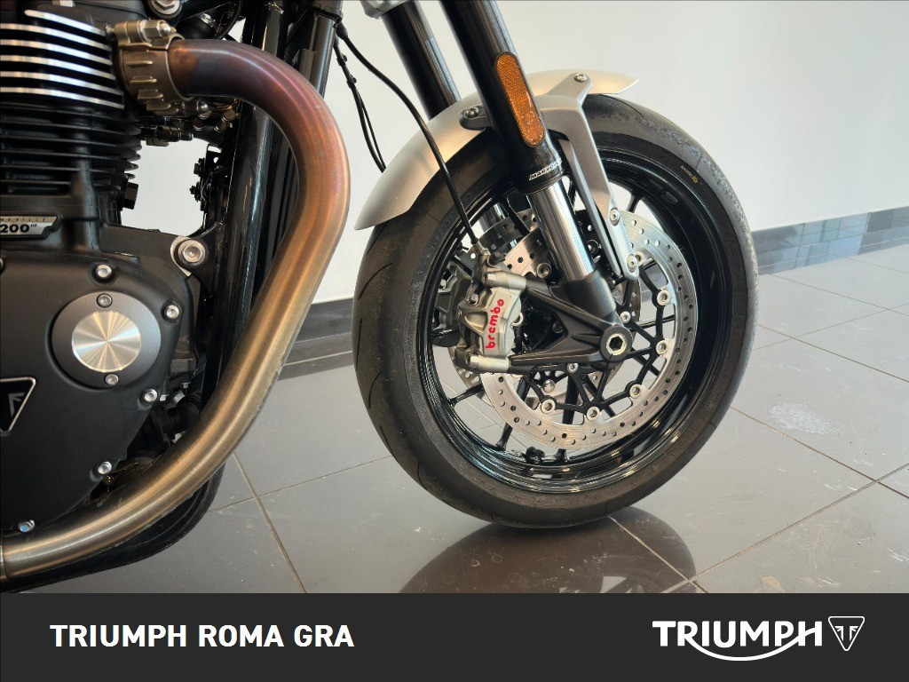 TRIUMPH Speed Twin 1200 Stealth Edition Abs