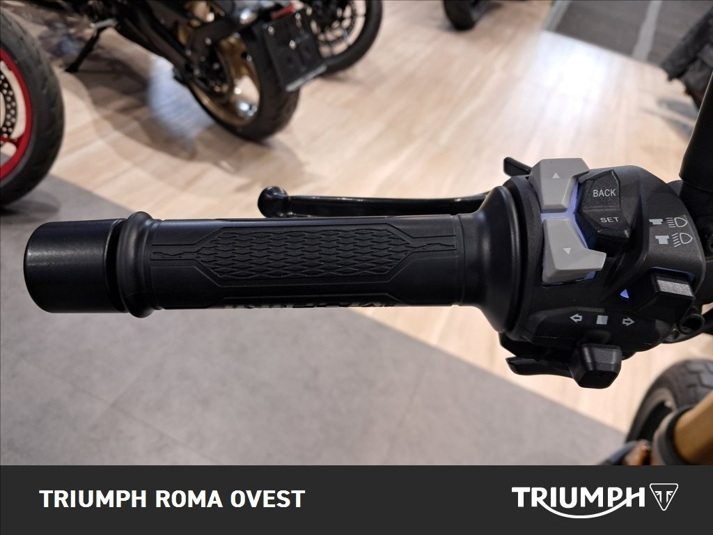 MOTO MORINI Seiemmezzo SCR 650 Abs