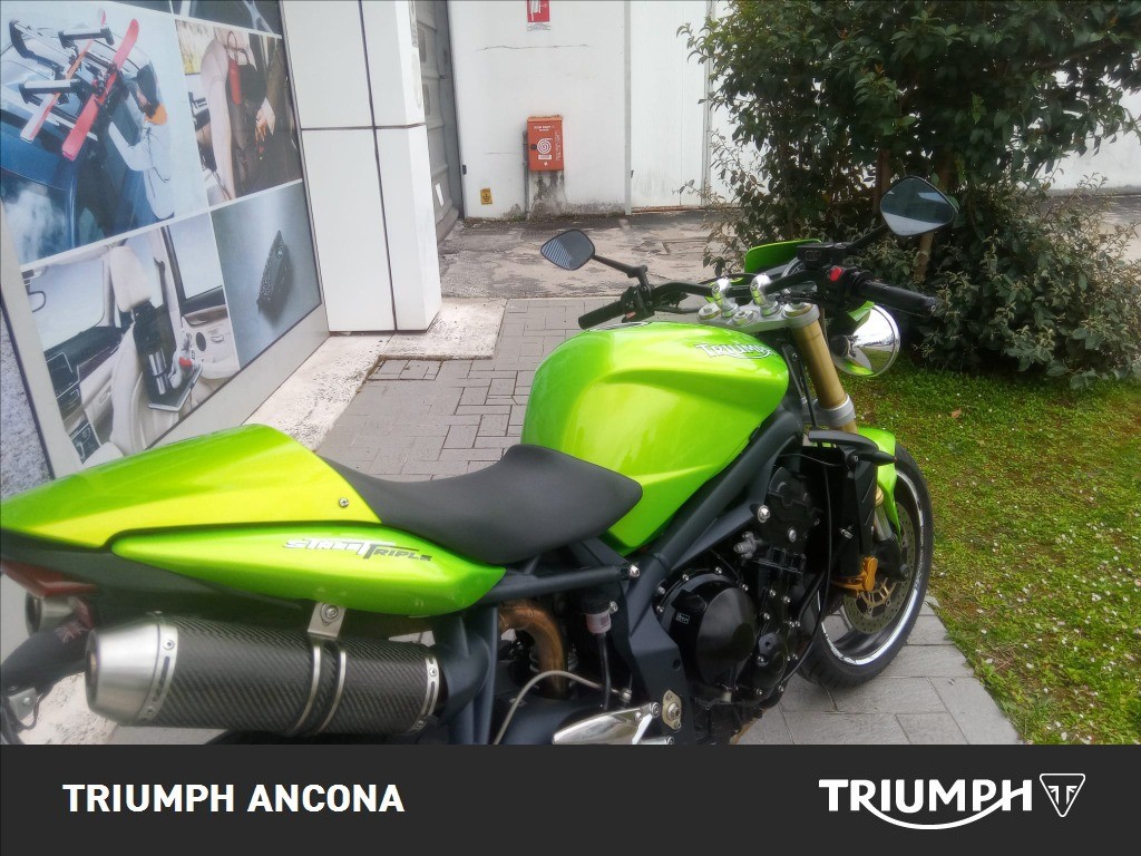 TRIUMPH Street Triple 675 