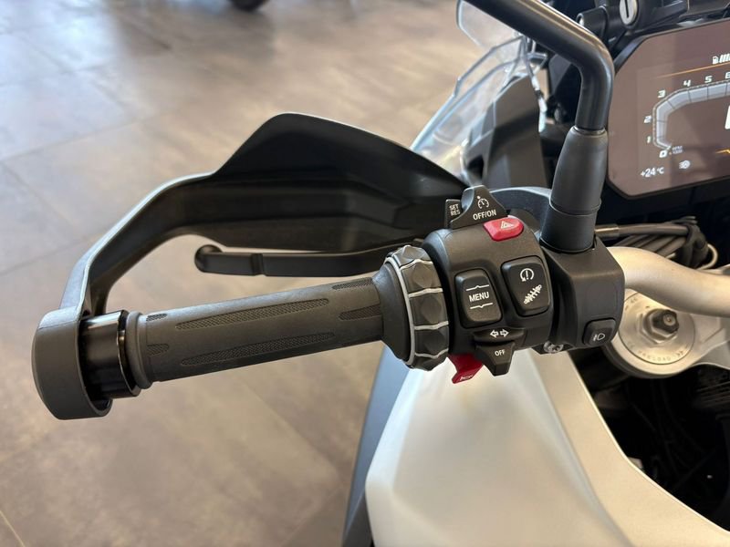 BMW F 900 GS Adventure Ride Pro Abs