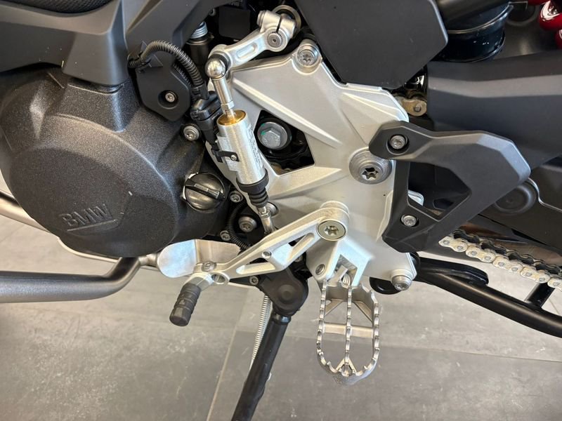 BMW F 900 GS Adventure Ride Pro Abs