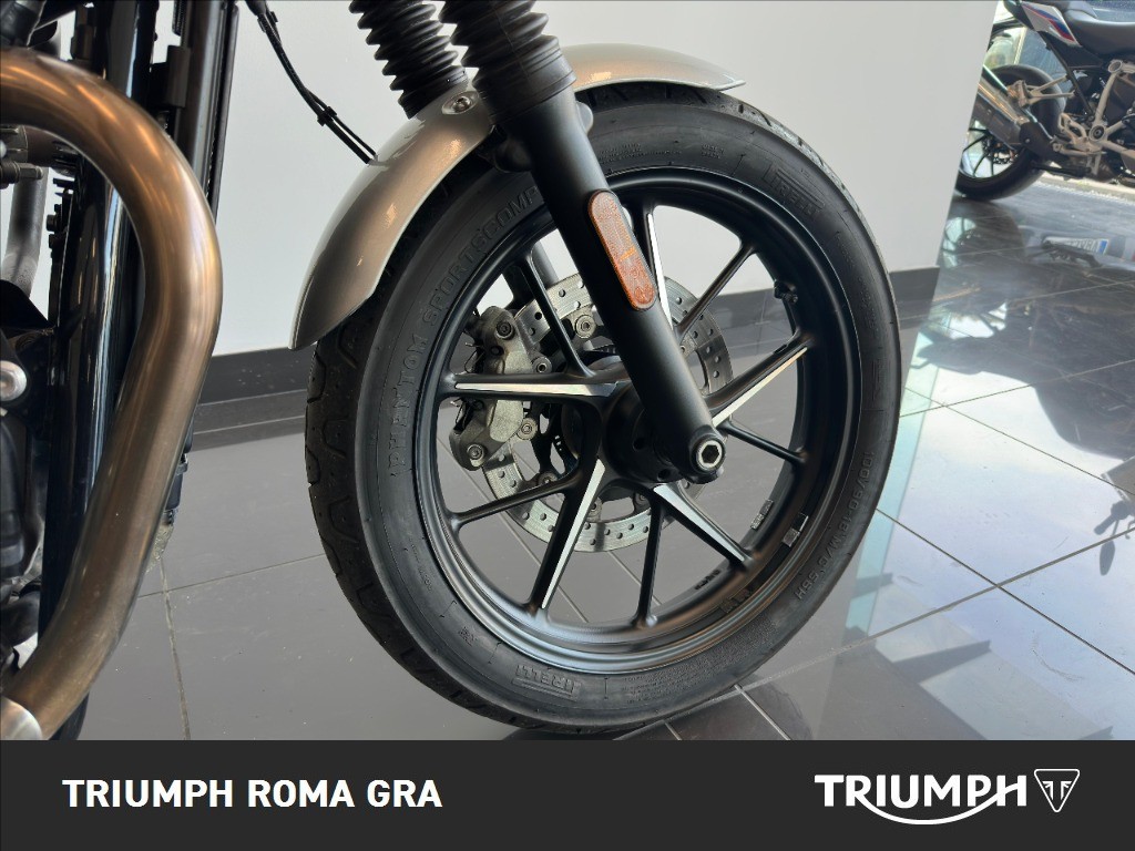 TRIUMPH Street Twin 900 