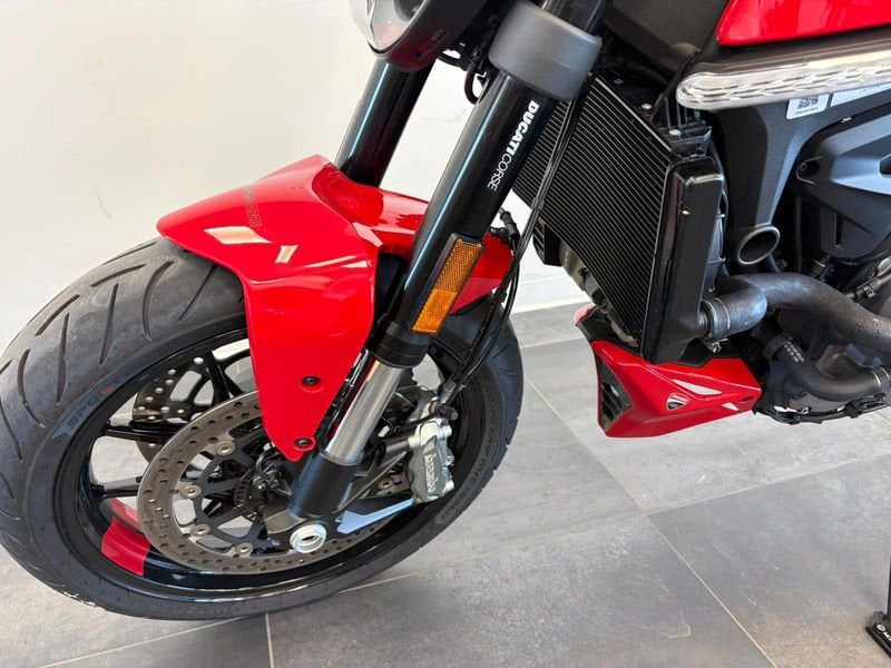 DUCATI Monster 937 Red