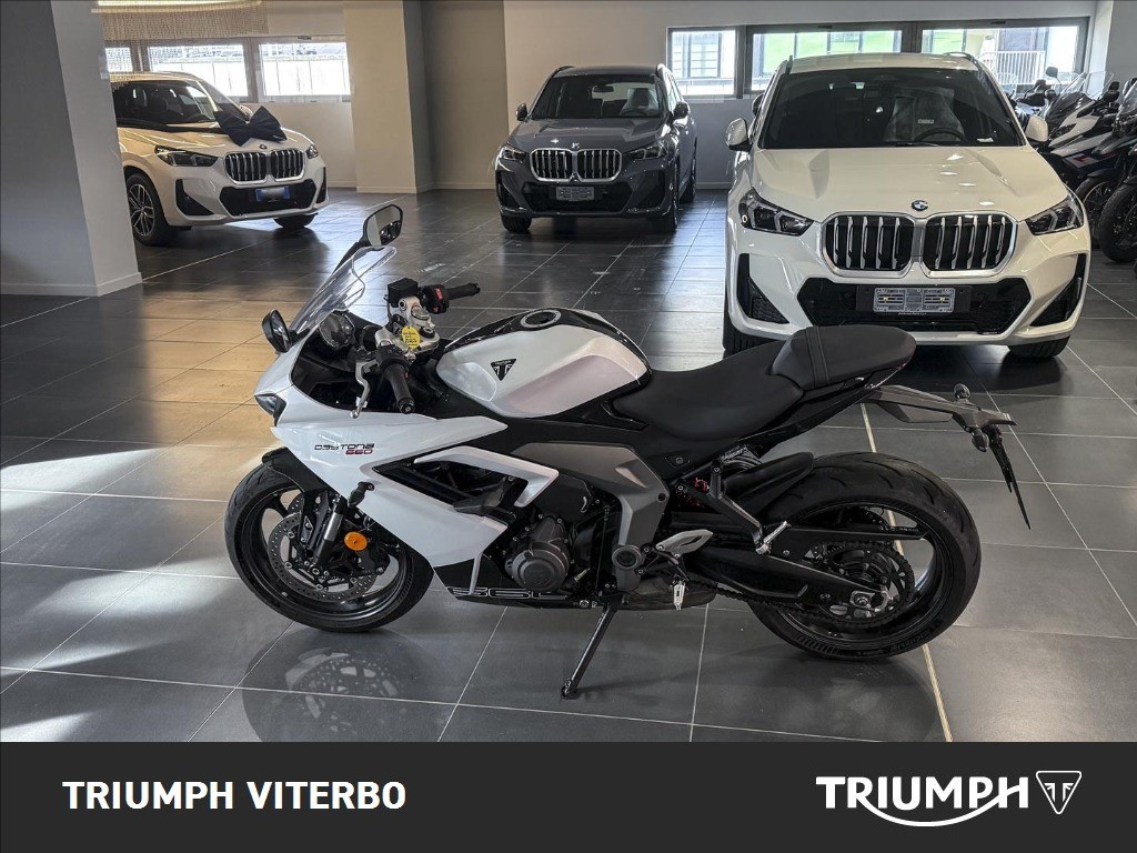 TRIUMPH Daytona 600 
